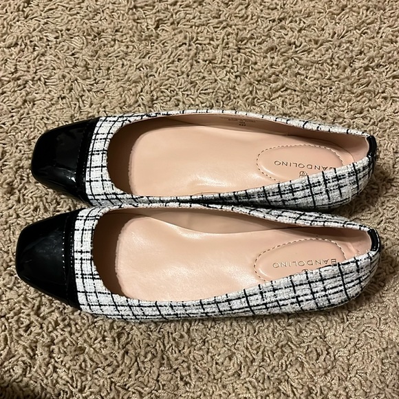 NWOT Bangdolino size 7 black and white plaid flats (1” heel). - Picture 2 of 5